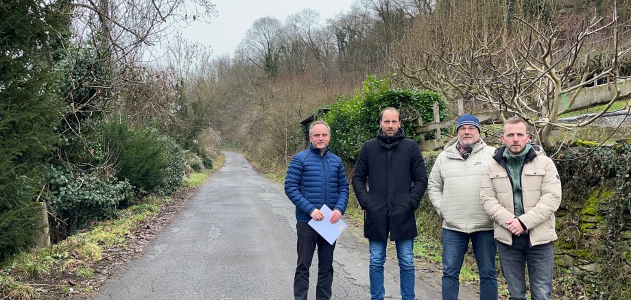 Gruppenfoto am Wirtschaftsweg